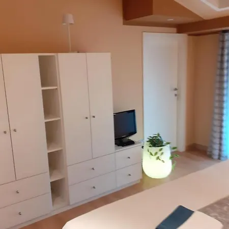 Meridiana 2 شقة Pradamano